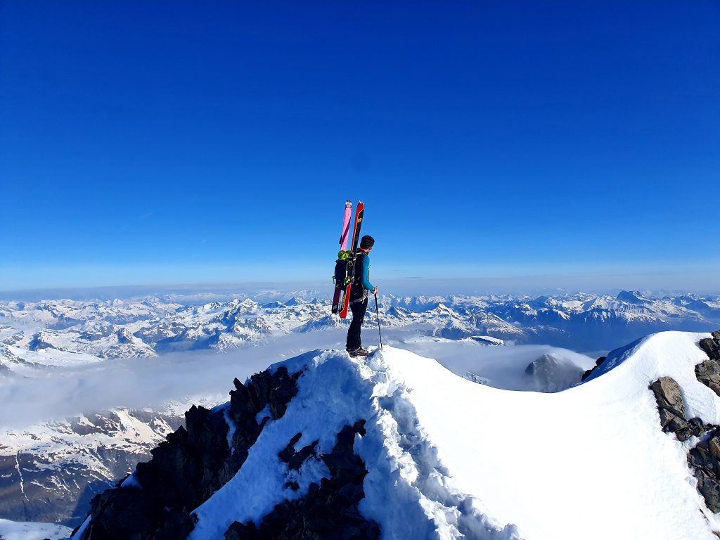 In cima al bernina con gli sci. Foto Perenzoni/Castanga