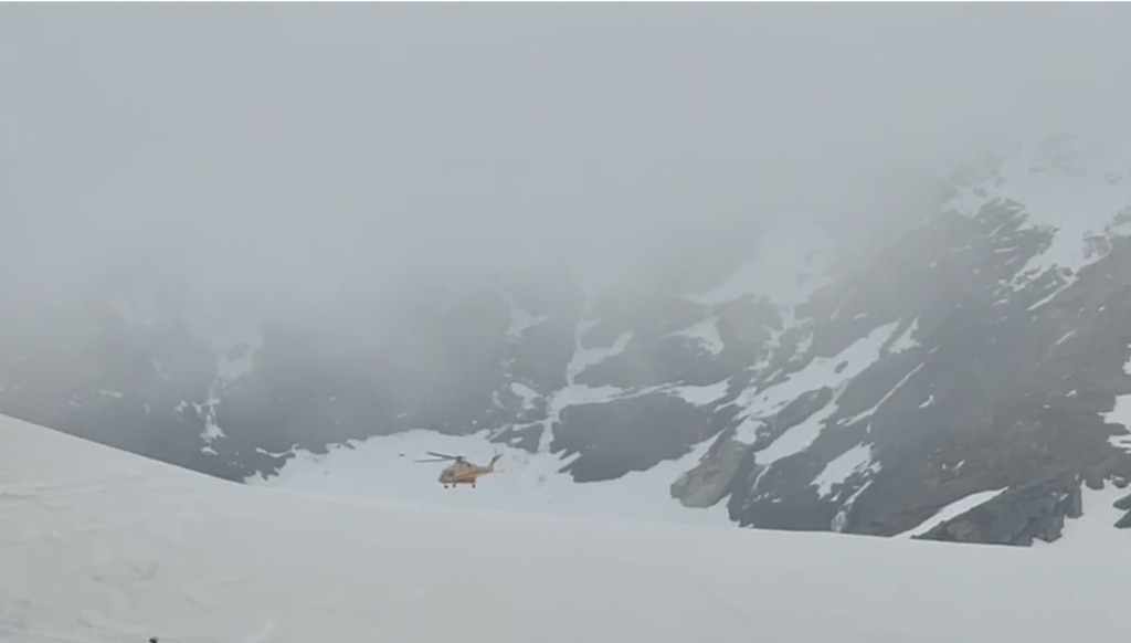 Elicottero in azione nella giornata di ieri. 