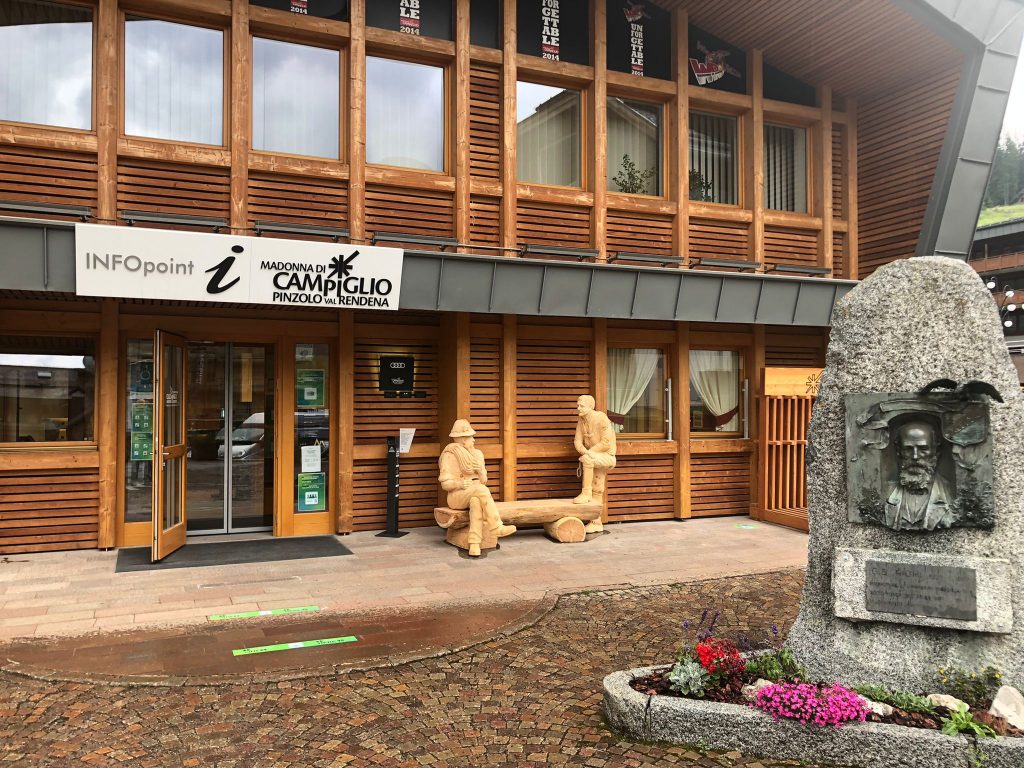 La panchina.  Foto @ Gian Maestri