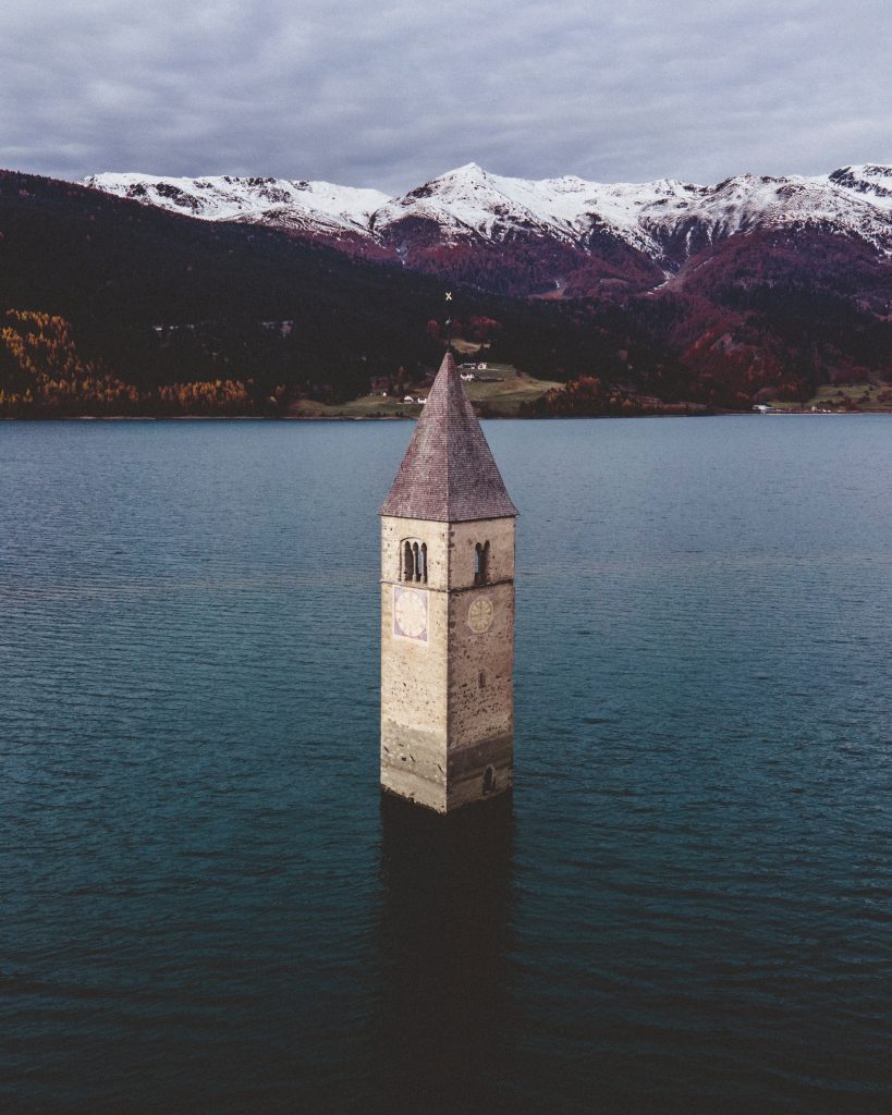 Lago di Resia - Foto Davide Pietralunga @Unsplash