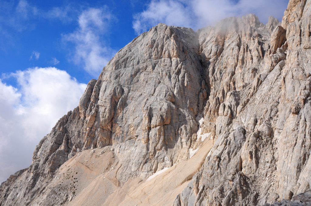 Il Corno Grande dal bivacco Bafile, foto SA