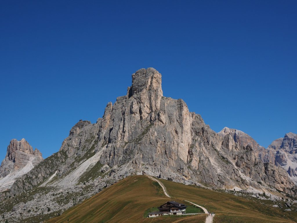 Monte Nuvolau - Foto Hans Braxmeier @Pixabay