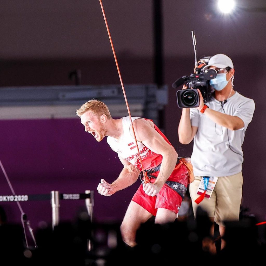 L'urlo liberatorio di Schubert al termine della gara Lead - Foto Instagram Austriaclimbing