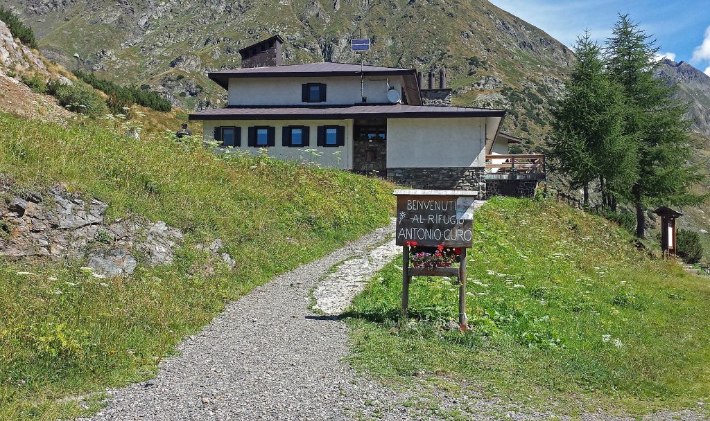 Rifugio Curò. Foto @ Wikimedia commons
