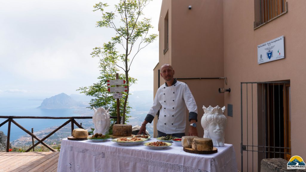 Vito Lumia Ristorante Archi di San Carlo Erice - Foto Sentiero Italia CAI