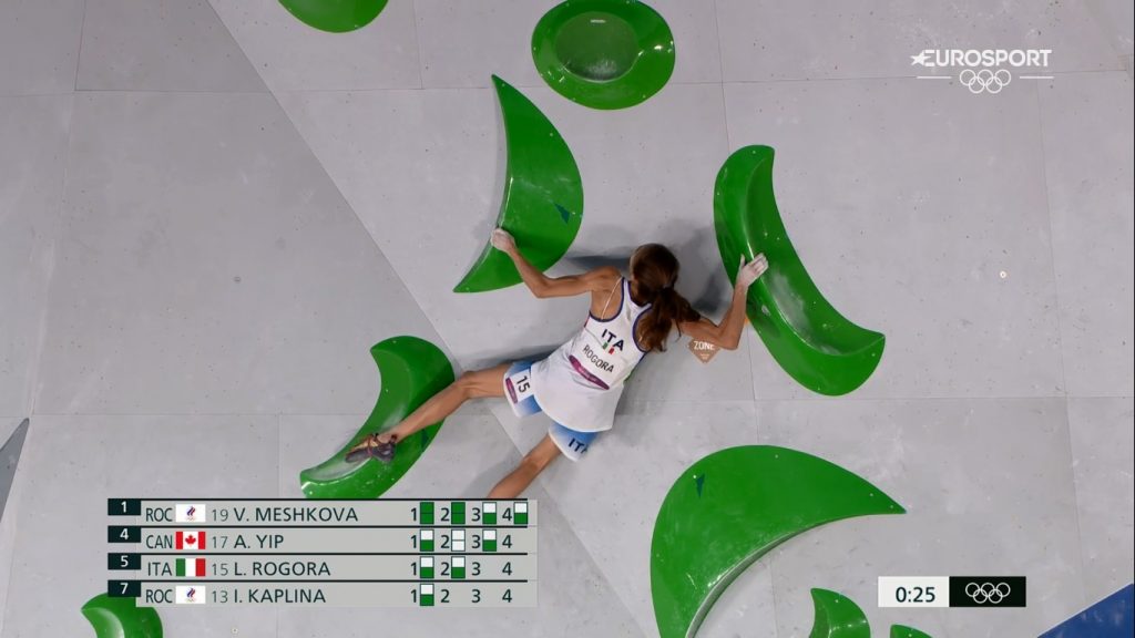 Laura Rogora nella sfida Boulder