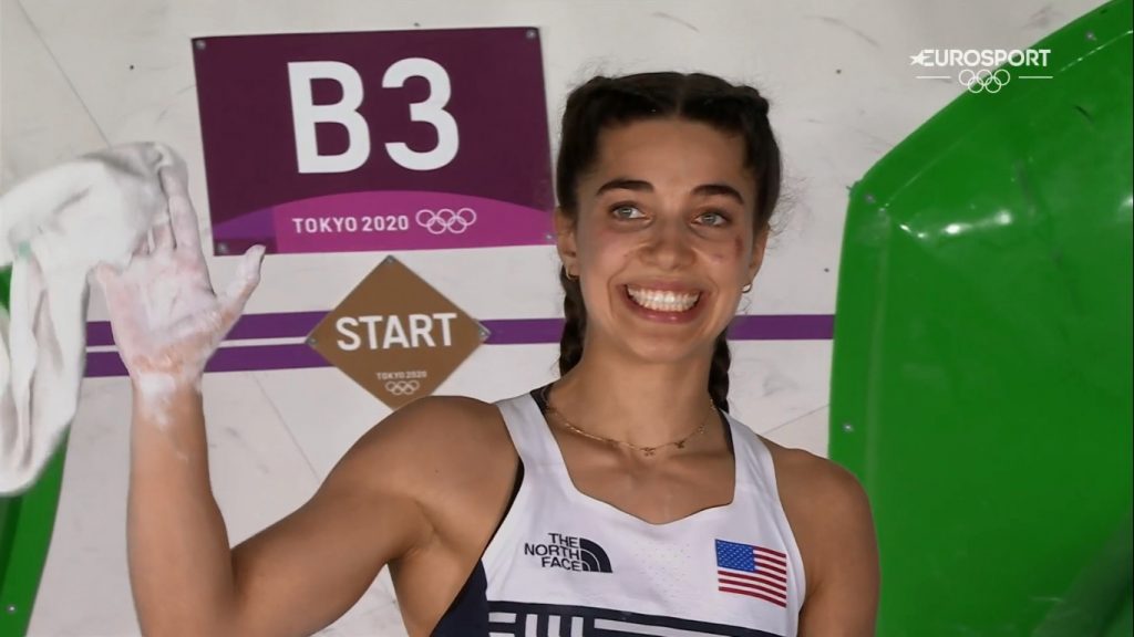 Brooke Raboutou soddisfatta al termine della gara Boulder