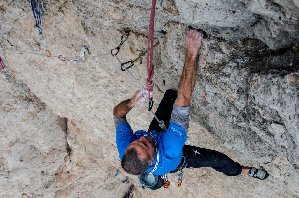 Gerry Re Depaolini in libera sulla via Castagna Alta al Torrione Magnaghi Centrale in Grignetta. Foto Ragni di Lecco