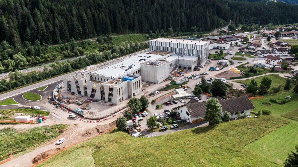 Lo stabilimento Molina di Fiemme