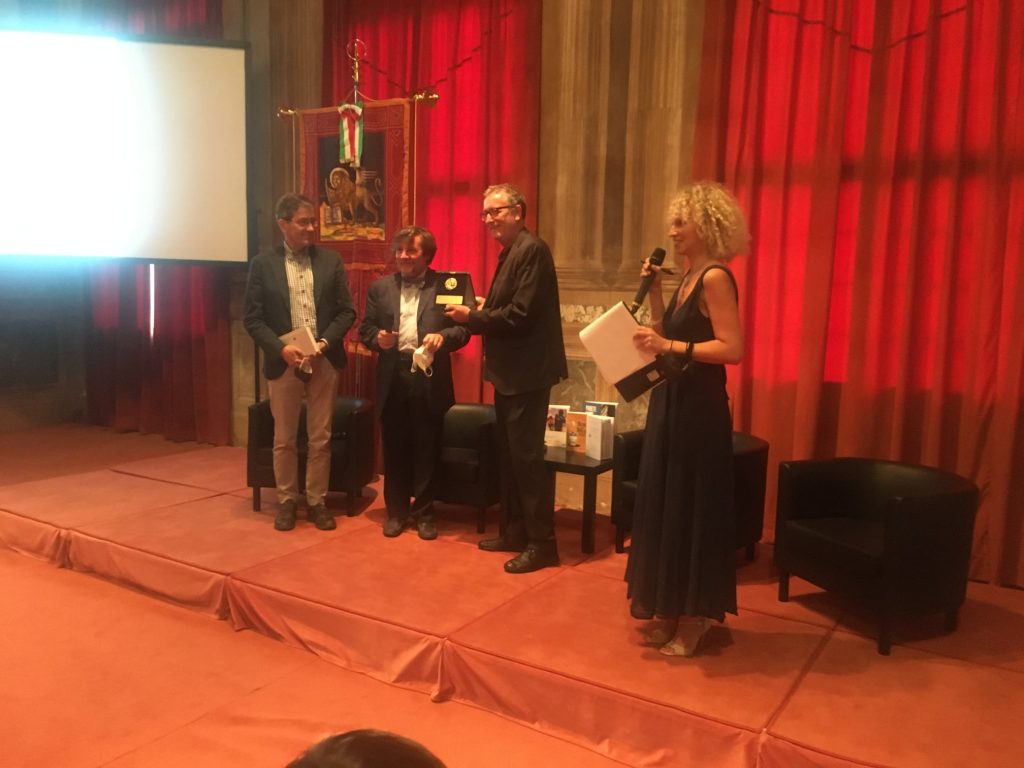 Premiazione Daniele Zovi - Foto FB Premio Mario Rigoni Stern