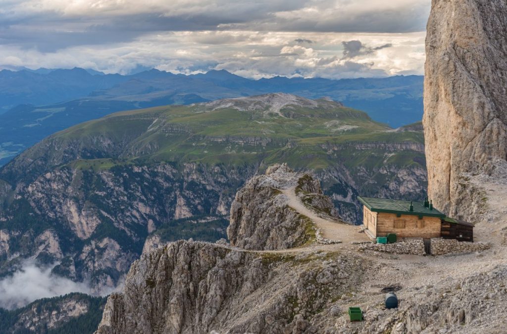 rifugio alpino, rifugio santner, catinaccio