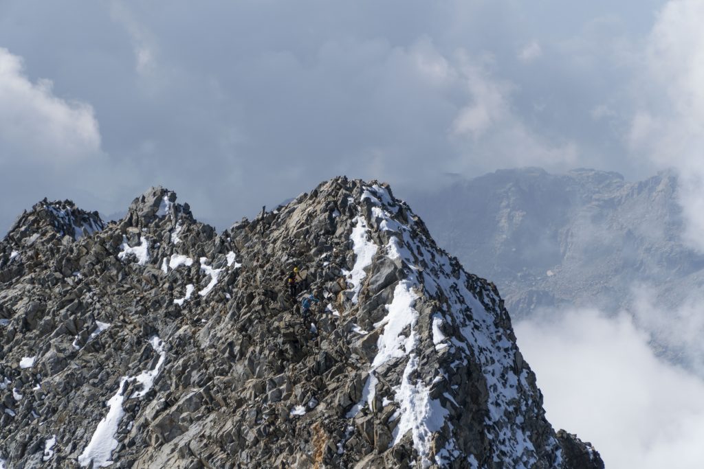 La panoramica cresta del Piz Bernina. Foto archivio Boscacci