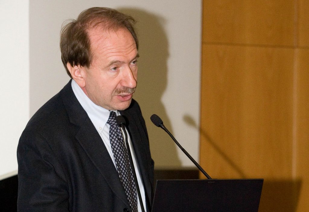 Il professor Gianfranco Parati