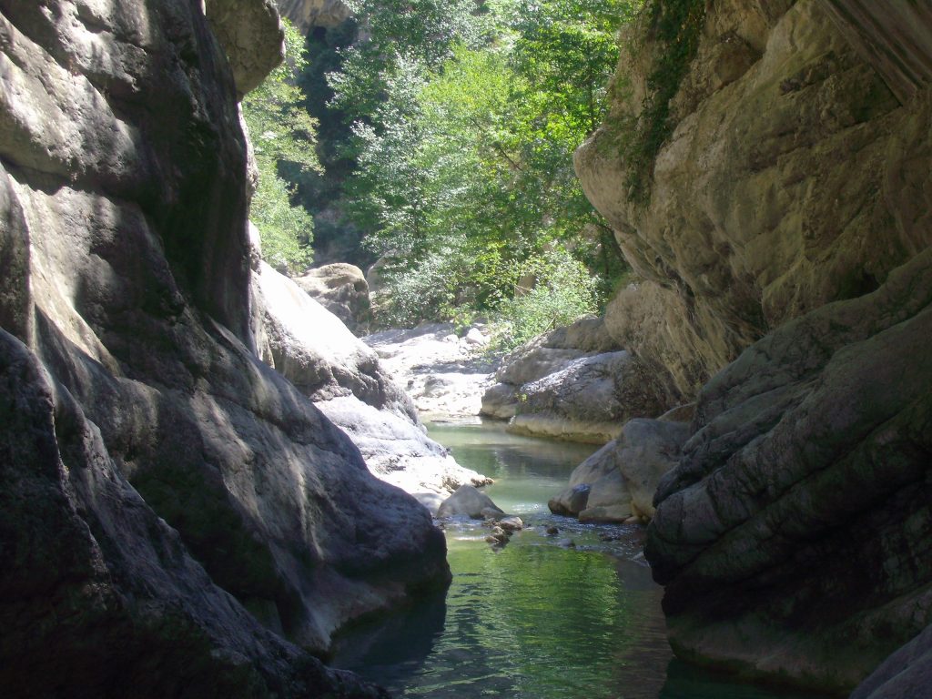 Gole del Raganello. Foto Wikimedia Commons @Alby3