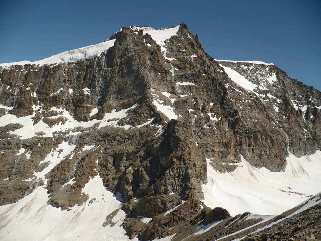Il versante sud del Gran Paradiso. Foto Wikimedia Commons