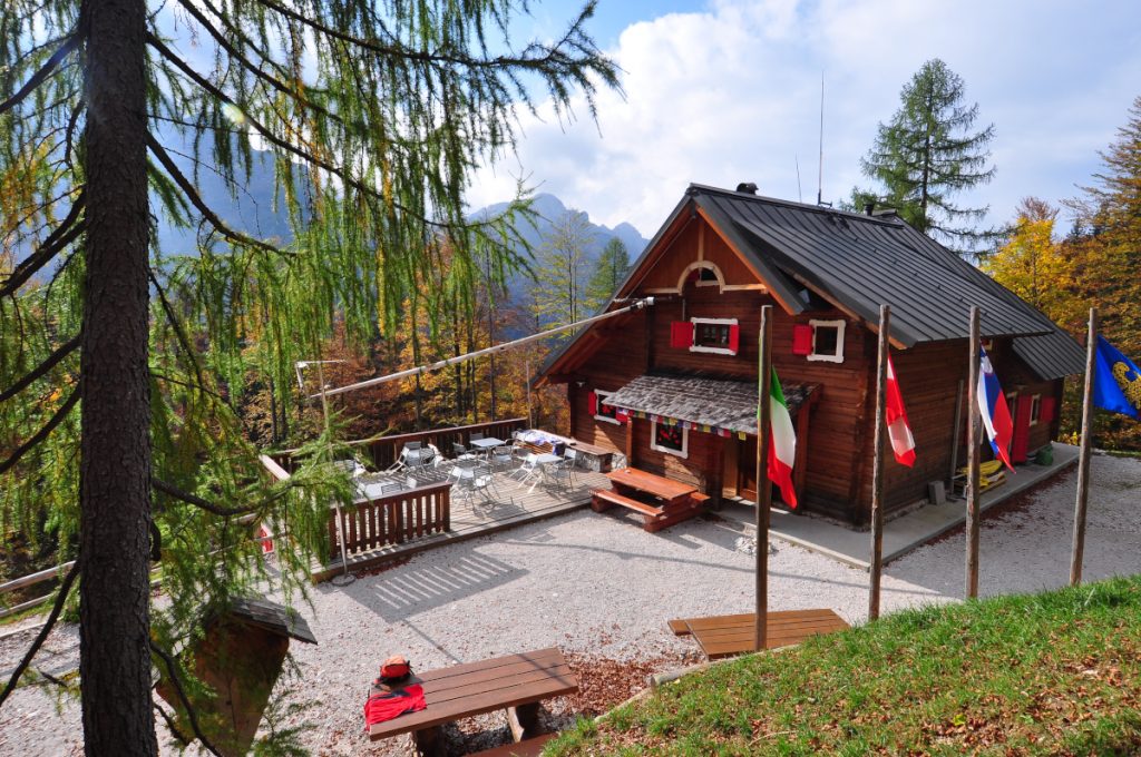 Il rifugio Zacchi in autunno
