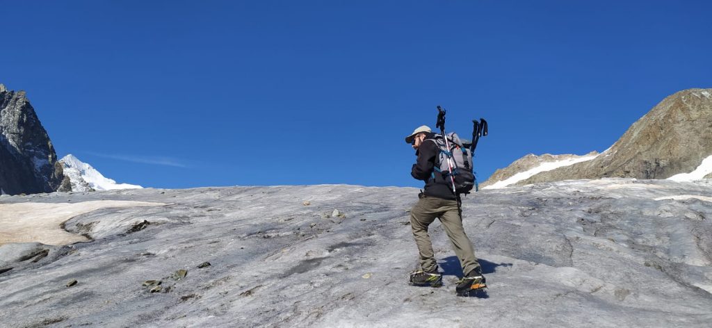 Al lavoro sul glacier Blanc. Foto Barbara Valle
