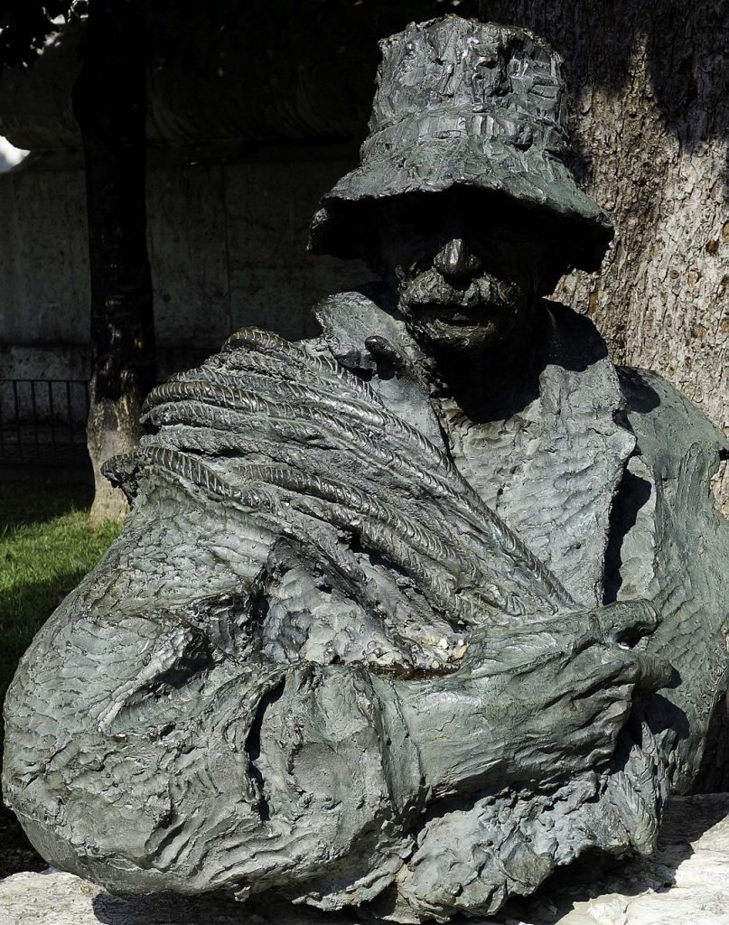 Busto di Angelo Dibona a Cortina d'Ampezzo. Foto @ wikimedia commons