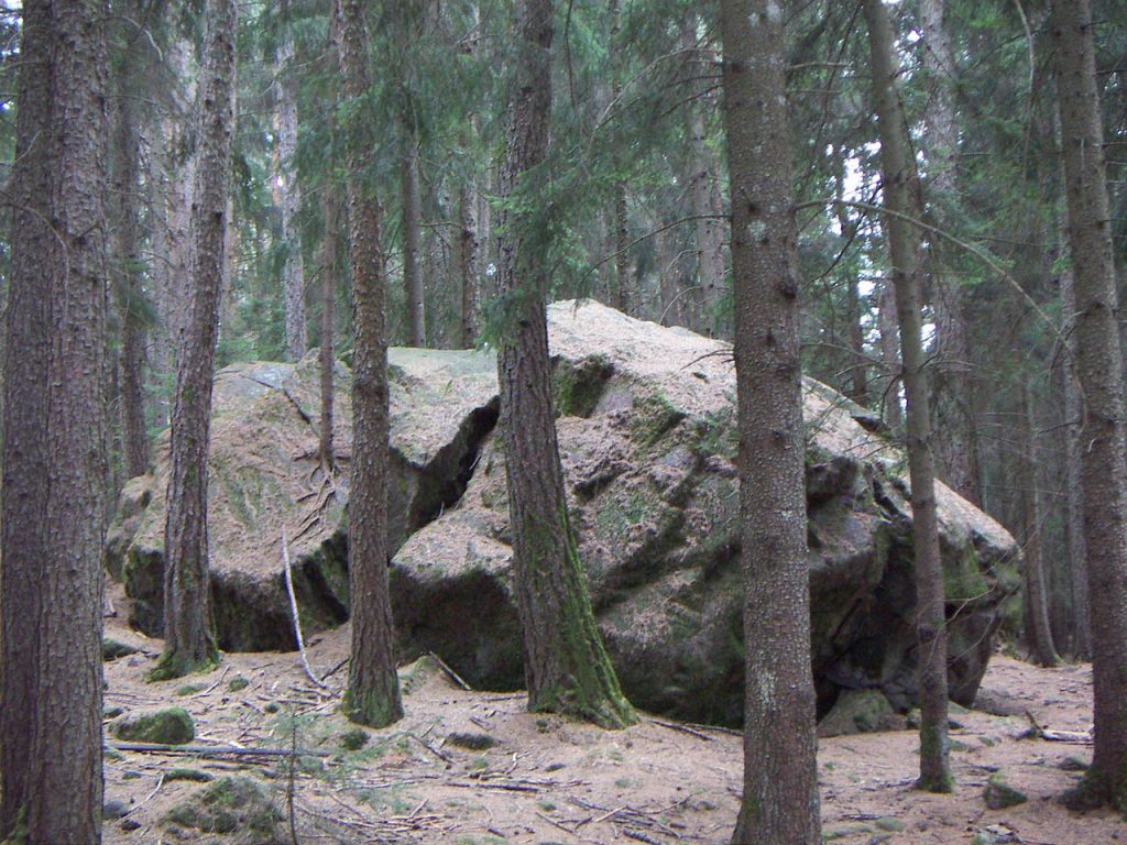 Sasso delle Streghe - Foto Wikimedia Commons @Luca Lorenzi