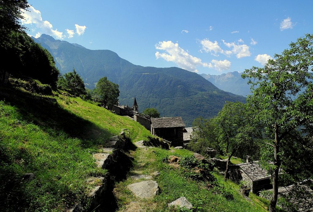 Savogno - Foto Wikimedia Commons @Schölla Schwarz
