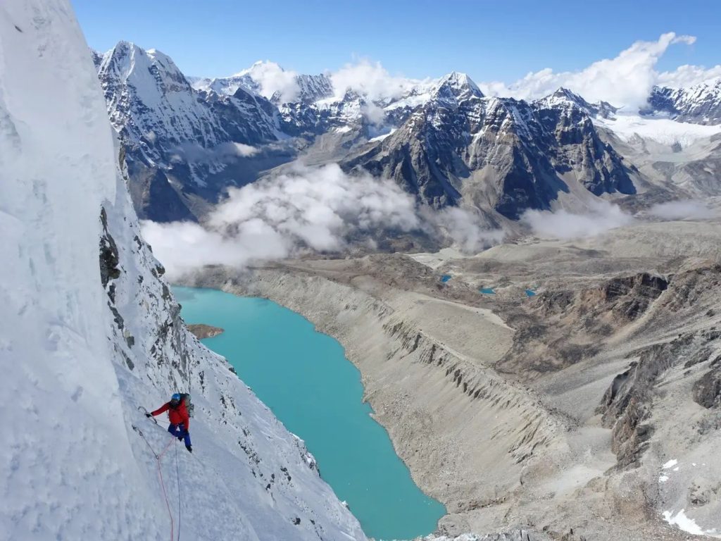 Nuova via sul Chamlang. Foto archivio Charles Dubouloz