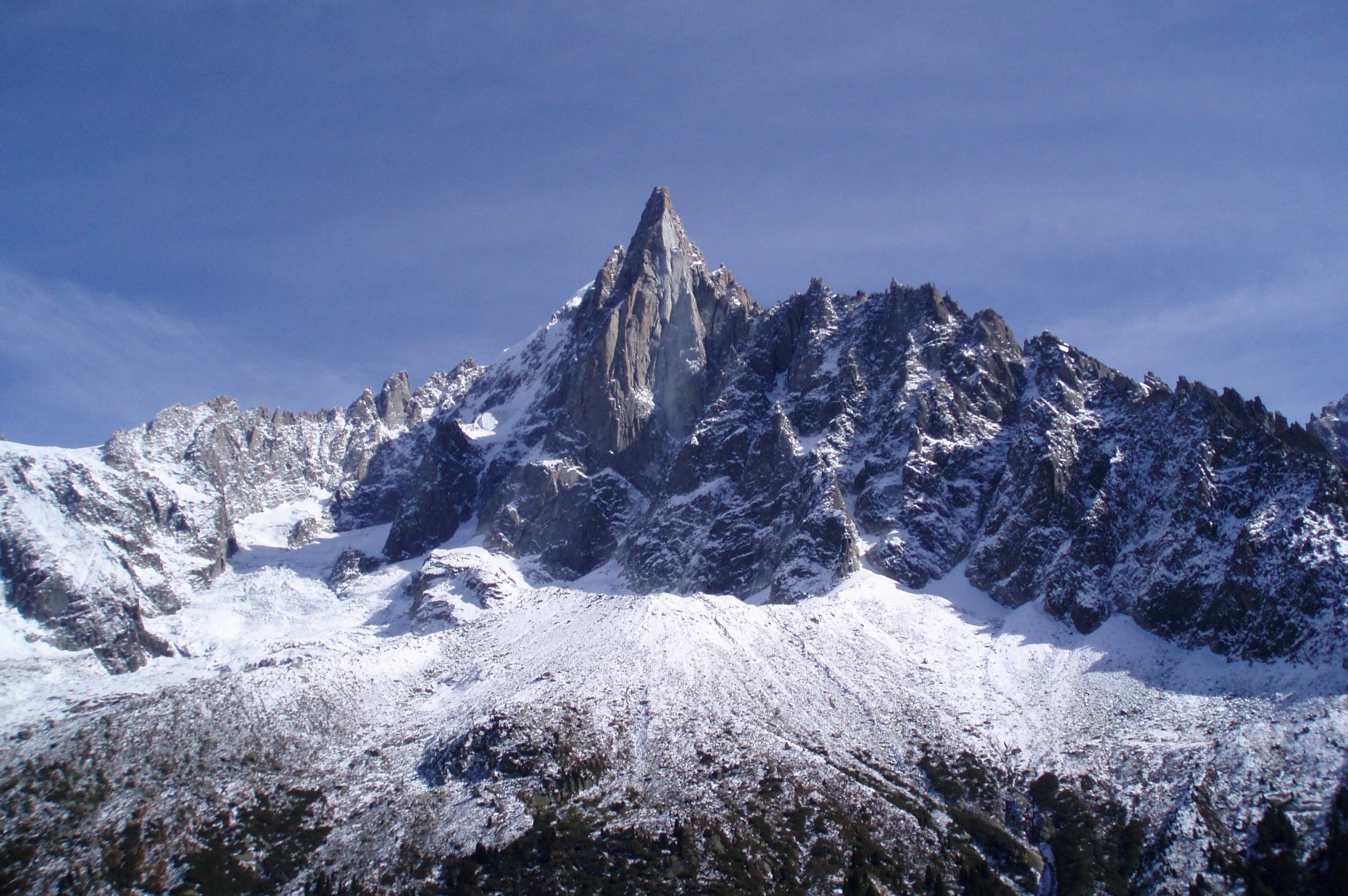 Aiguilles du Dru. Foto wikimedia commons
