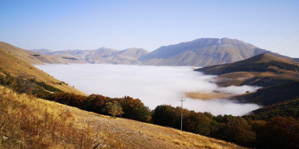 Mare di nebbia sul Pian Grande, Castelluccio di Norcia - Foto Tatiana Marras