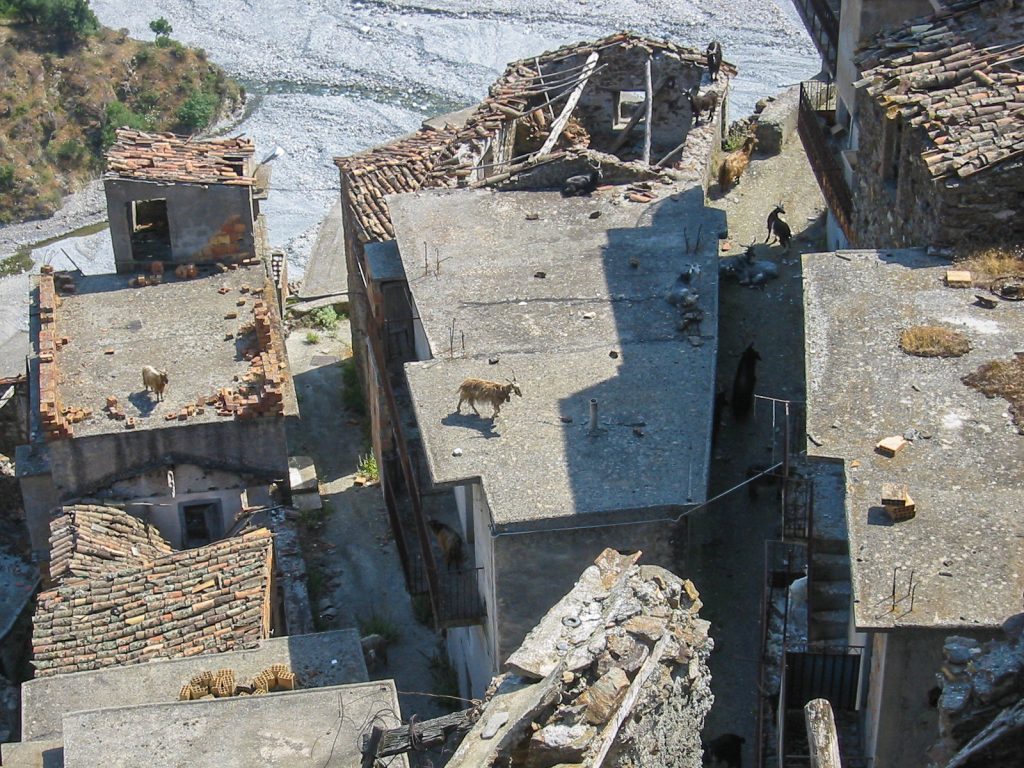 Roghudi - Foto Wikimedia Commons @Michael from Minnesota