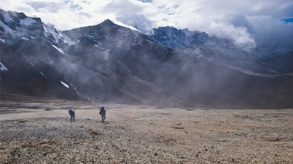 Yvon Chouinard e Douglas Tompkins in discesa dal Cerro Geezer, Chacabuco, nel 2008 - Foto FB Patagonia Ph. Jeff Johnson