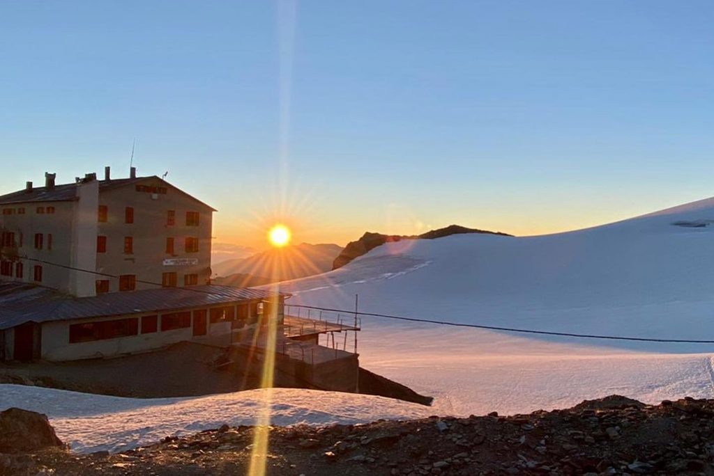 Il rifugio Casati. Foto Facebook Rifugio Casati e Guasti mt. 3269