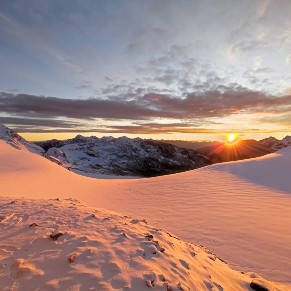 Il rifugio Casati. Foto Facebook Rifugio Casati e Guasti mt. 3269
