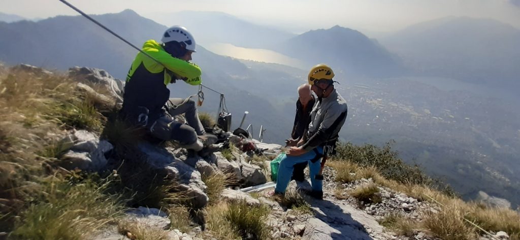 Lavori sulla Gamma 1 - Foto FB Gruppo Alpinistico GAMMA Lecco