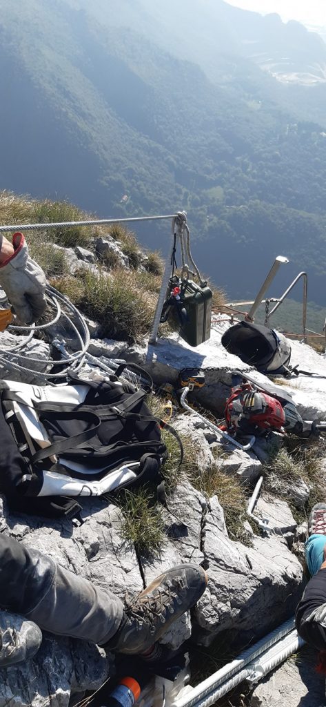 Lavori sulla Gamma 1 - Foto FB Gruppo Alpinistico GAMMA Lecco