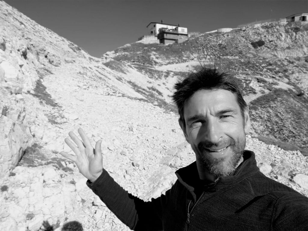 Il saluto dei gestori uscenti al Rifugio Fraccaroli - Foto FB Rifugio Mario Fraccaroli