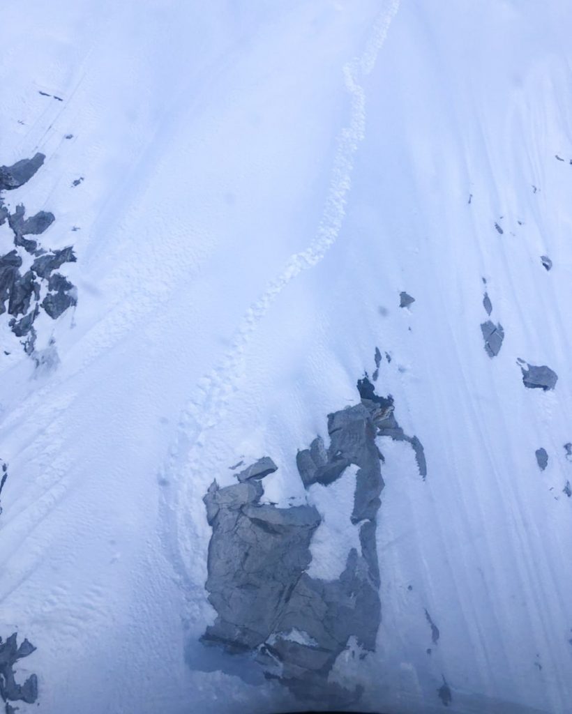 Ricerche dei tre dispersi. Foto @ Kailash Helicopter Services