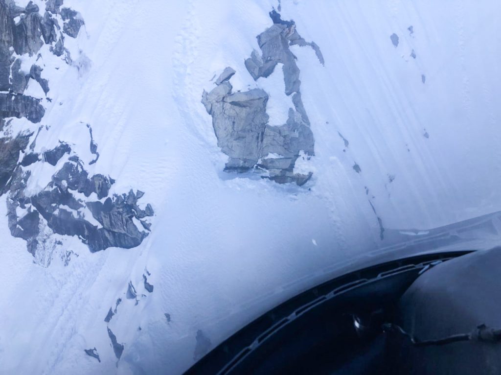 Ricerche dei tre dispersi. Foto @ Kailash Helicopter Services