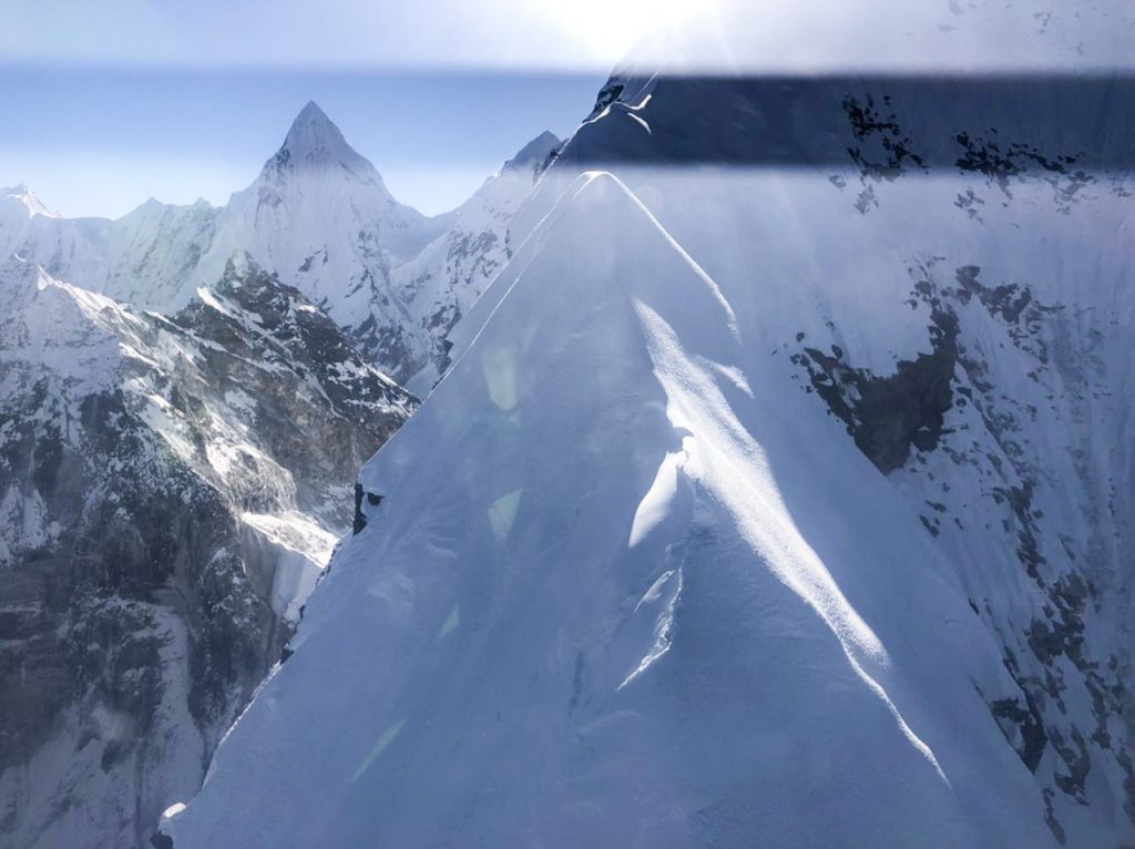 Ricerche dei tre dispersi. Foto @ Kailash Helicopter Services