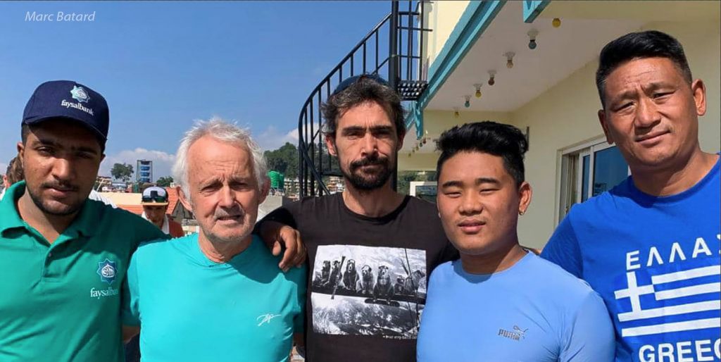 Sajid Sapara, Marc Batard, il figlio di Batard e Pasang Nuru Sherpa a Kathmandu.