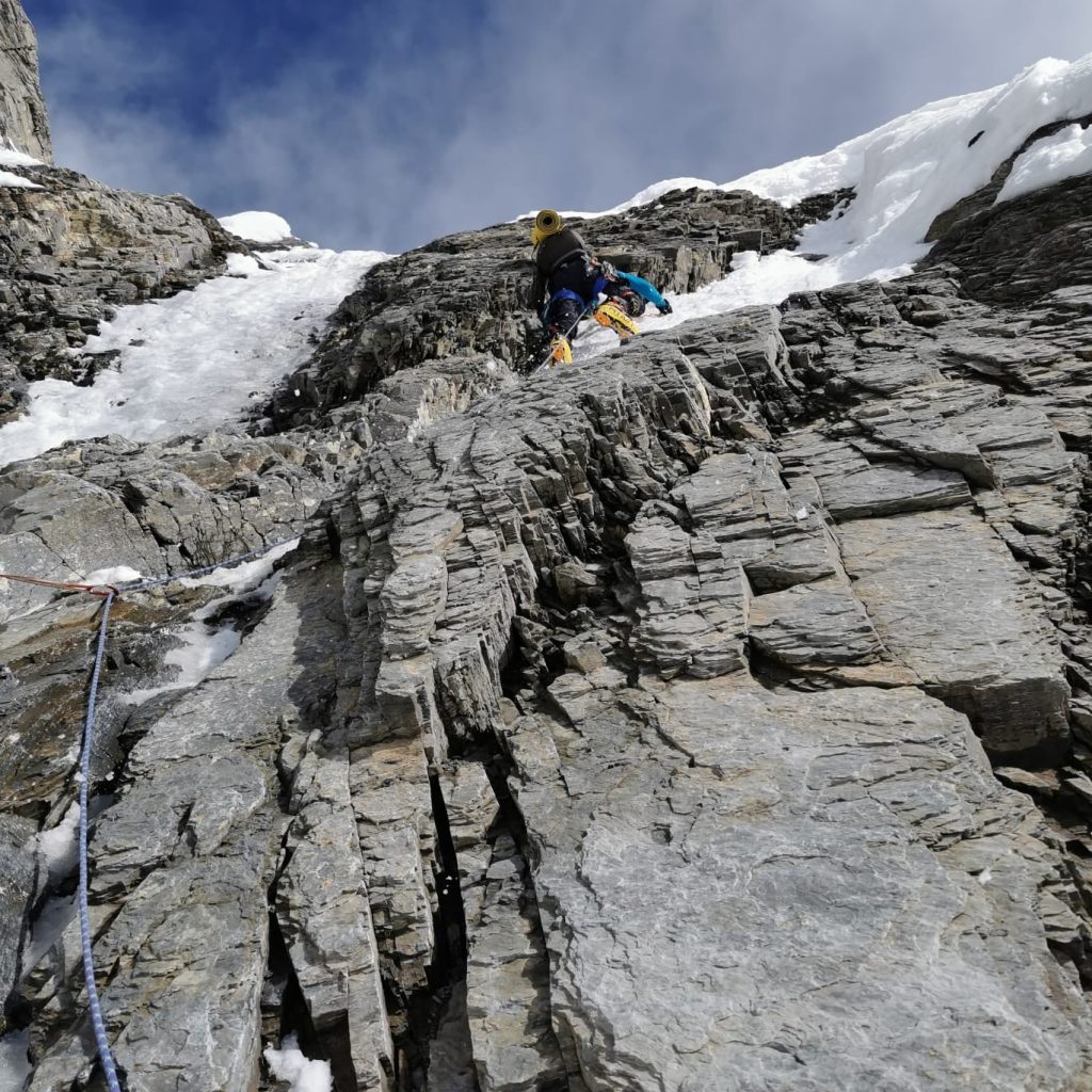 Foto via Taras Pozdnii