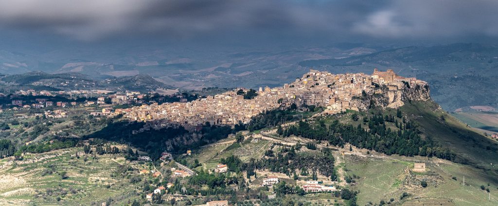 Calascibetta - Foto Wikimedia Commons @Monster4711