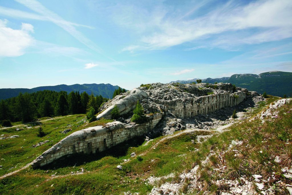 FORTE DOSSO DEL SOMMO Da qui il 15 maggio 1916 partì il tiro preparatorio d’artiglieria della cosiddetta Strafexpedition (Offensiva di primavera del 1916). Foto OTOTECA TRENTINO SVILUPPO S.P.A. - FOTO DI ALICE RUSSOLO E ARTURO CUEL