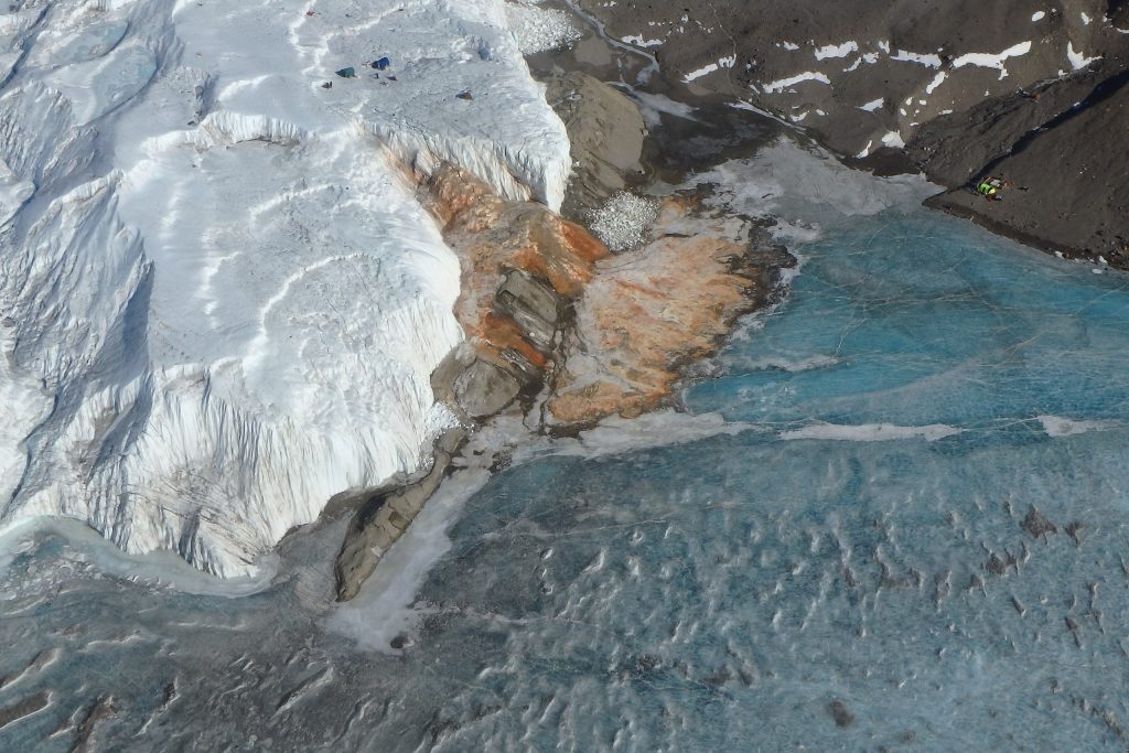 Blood falls - Foto Wikimedia Commons @US Embassy New Zealand