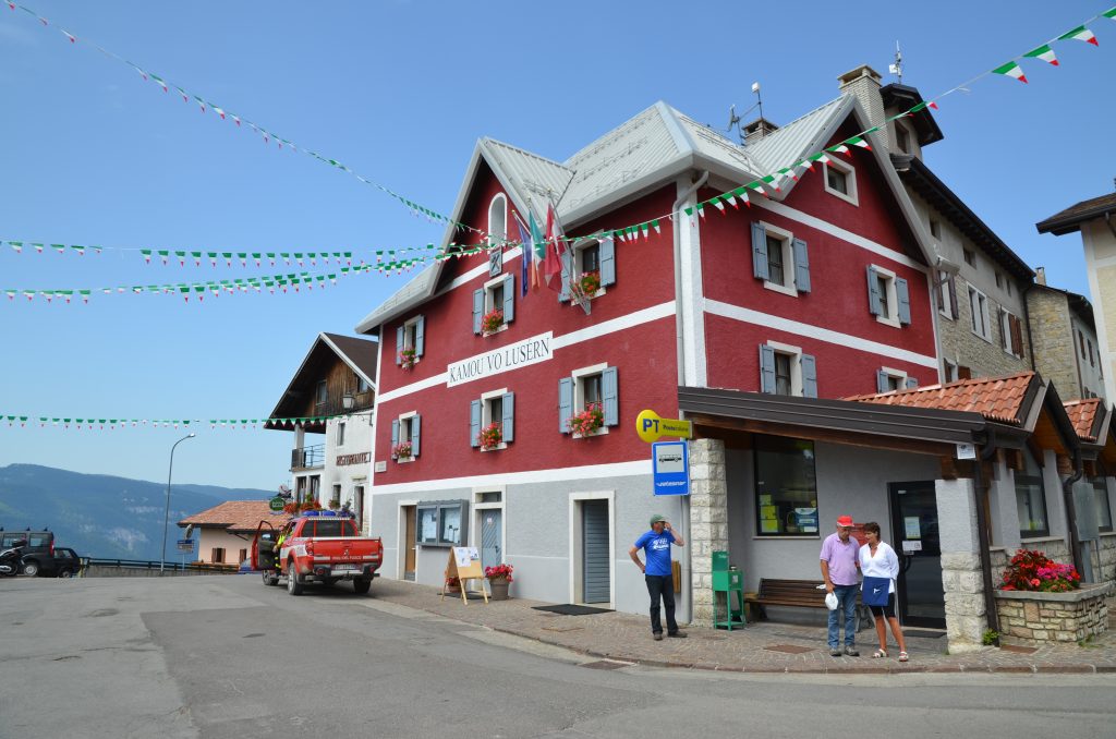 Municipio di Luserna - Foto Wikimedia Commons @Accurimbono