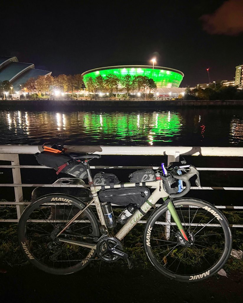 In viaggio verso Glasgow. Foto archivio Omar Di Felice