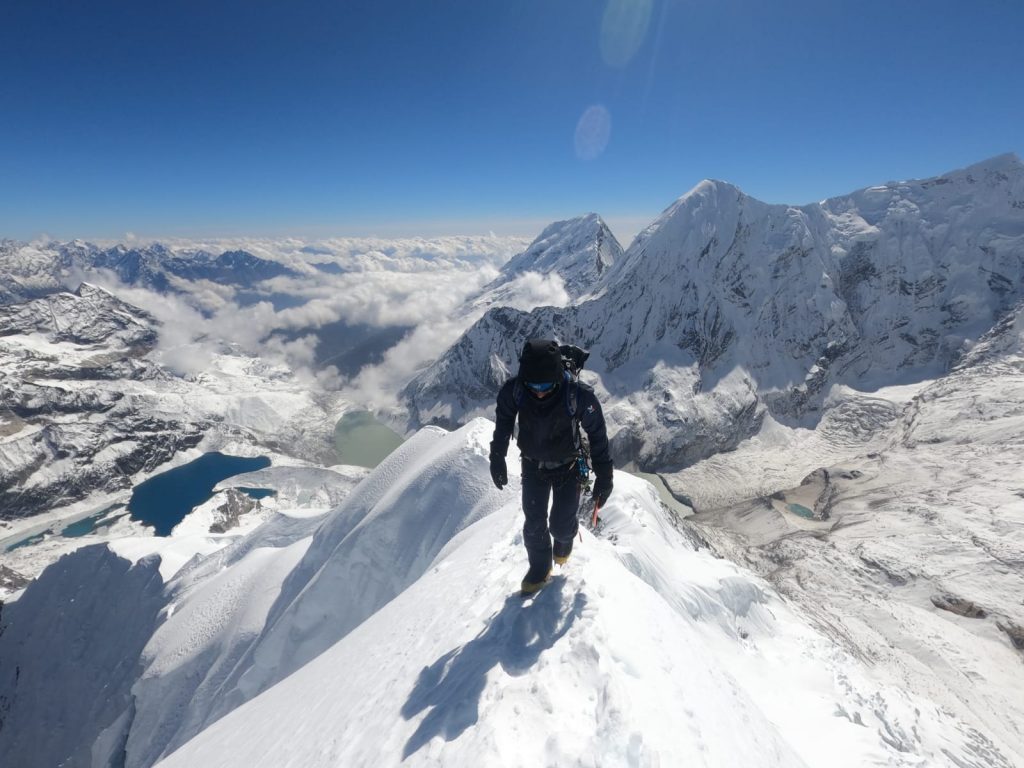 Sulla cresta del Tengkanpoche. Foto Ratti