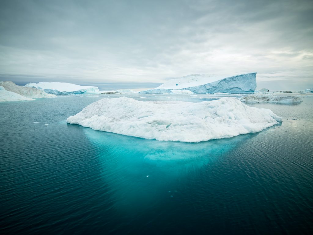 Iceberg in Groenlandia - Foto Alexander Hafemann @Unsplash