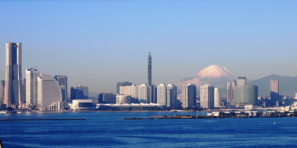 Il Monte Fuji dalla baia di  Yokohama.