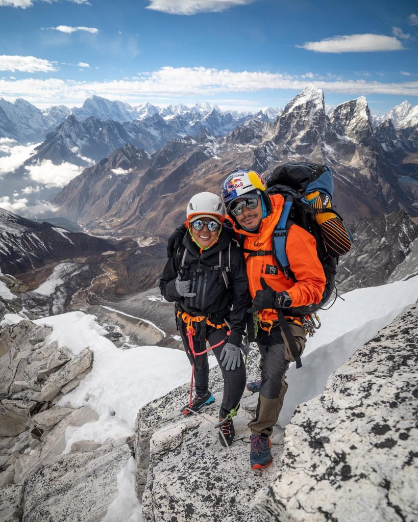 Nirmal con Asma Al Thani. Foto @ Nirmal Purja