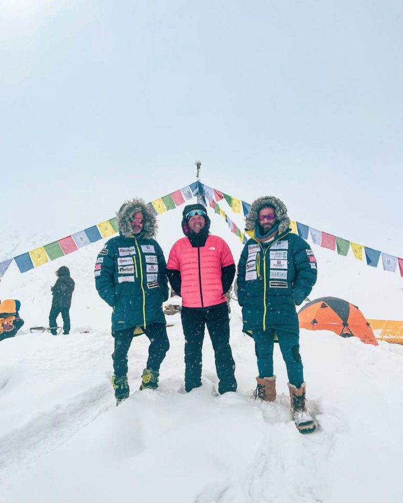 Manaslu. Inaki Alvarez, Simone Moro e Alex Txikon al CB. Foto Txikon