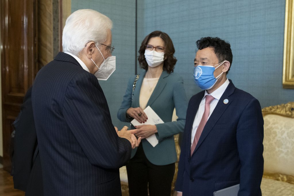 Il Presidente Mattarella con Maria Stella Gelmini, Ministro per gli Affari regionali e le Autonomie e Qu Dongyu, Direttore generale della FAO,in occasione della Giornata nazionale della Montagna
(foto di Francesco Ammendola - Ufficio per la Stampa e la Comunicazione della Presidenza della Repubblica)